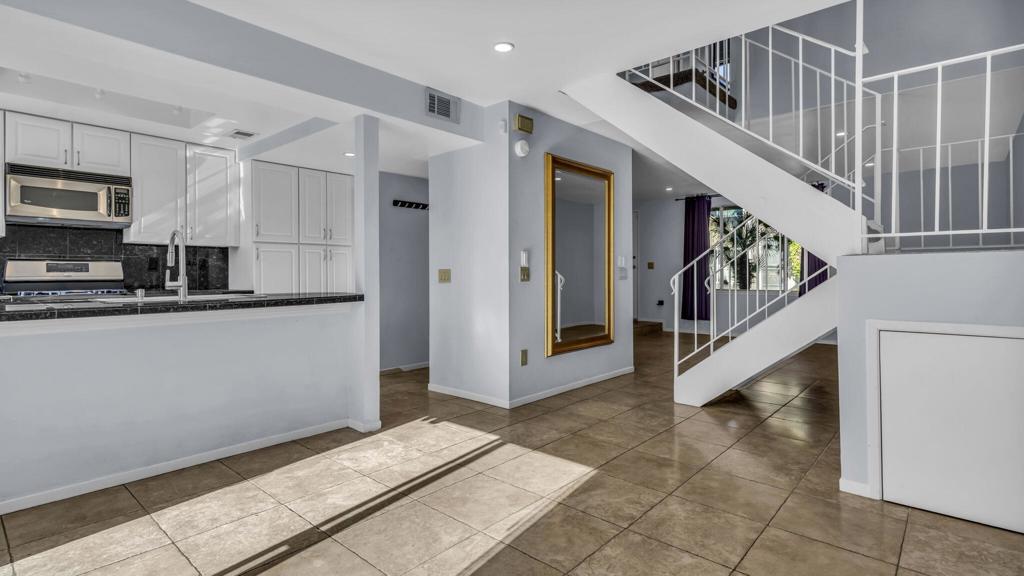 266 E Via Escuela G, Palm Springs, CA 92262 — photo 1