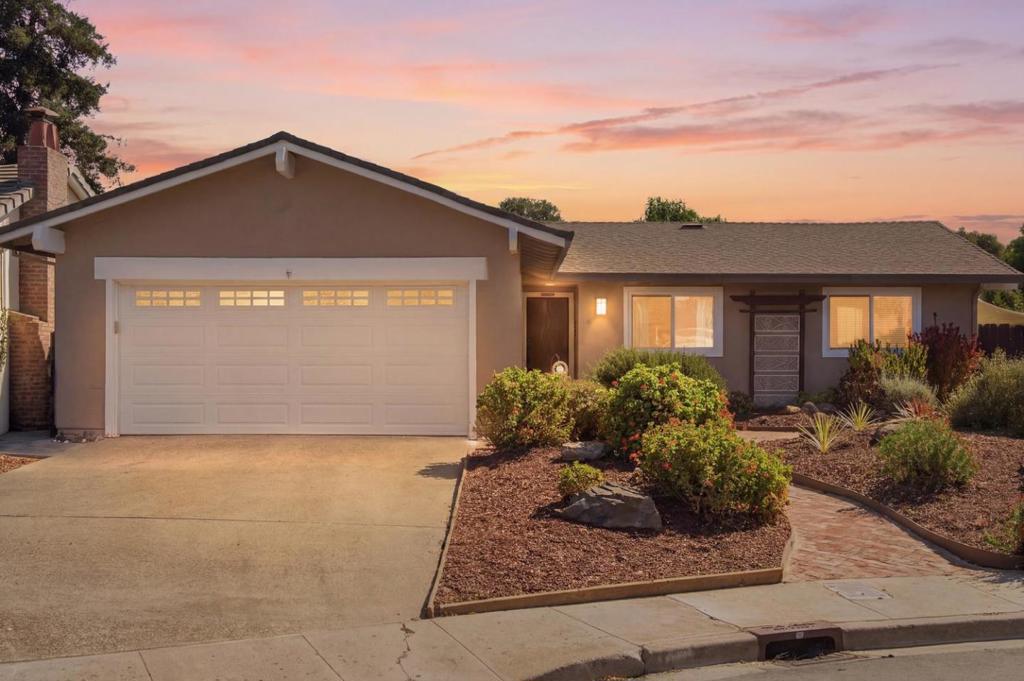 81 Franklin Circle, San Juan Bautista, CA 95045 — photo 1