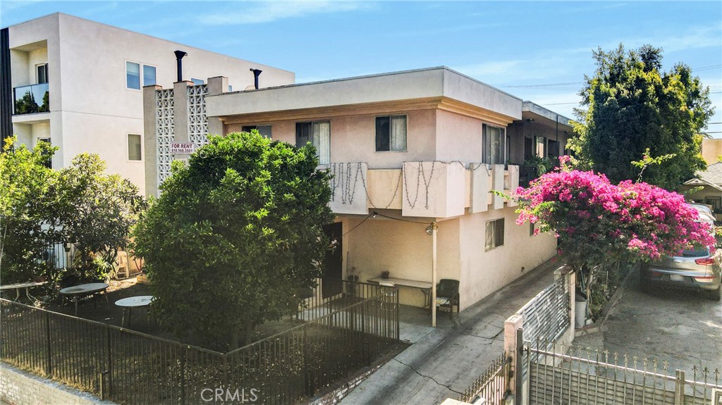 6651 Beck, Los Angeles, CA 91606 — photo 1