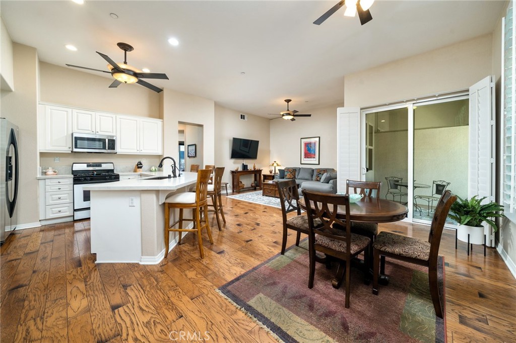 704 W 1st Street, Claremont, CA 91711 — photo 1