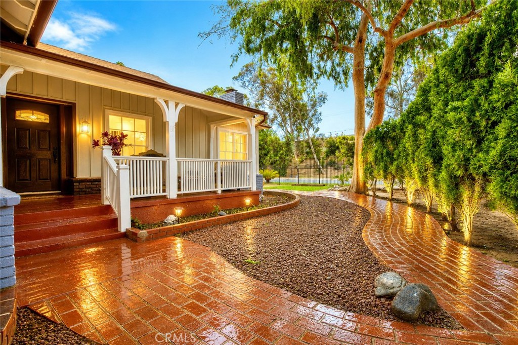 15556 Valerio, Van Nuys, CA 91406 — photo 1