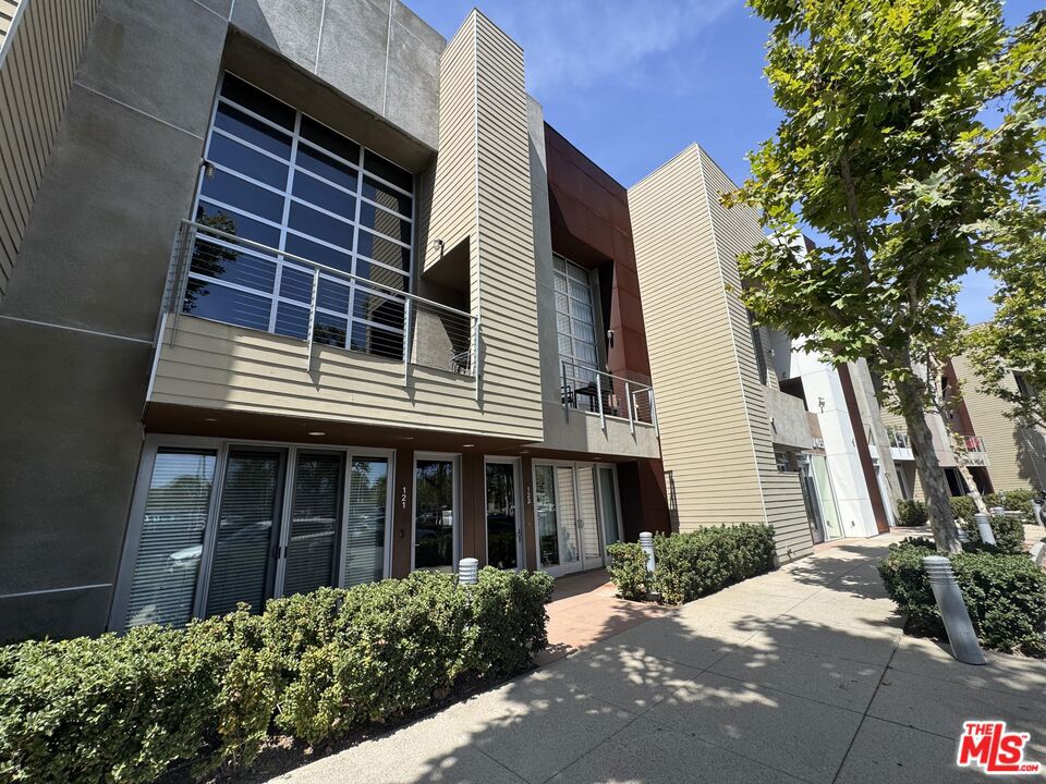 121 E City Place Drive, Santa Ana, CA 92705 — photo 1