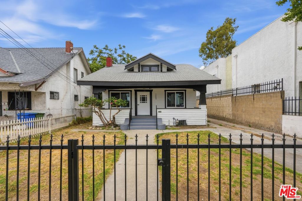 1009 E 43rd Street, Los Angeles, CA 90011 — photo 1