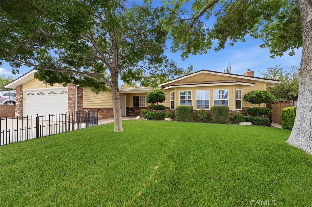 42123 45th Street W, Quartz Hill, CA 93536 — photo 1