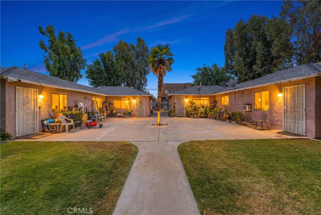 406 408 E Avenue Q7, Palmdale, CA 93550 — photo 1