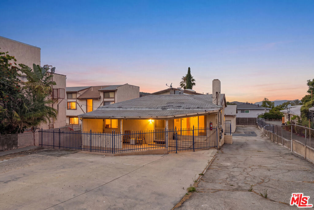 10139 Hillhaven Avenue, Los Angeles, CA 91042 — photo 1