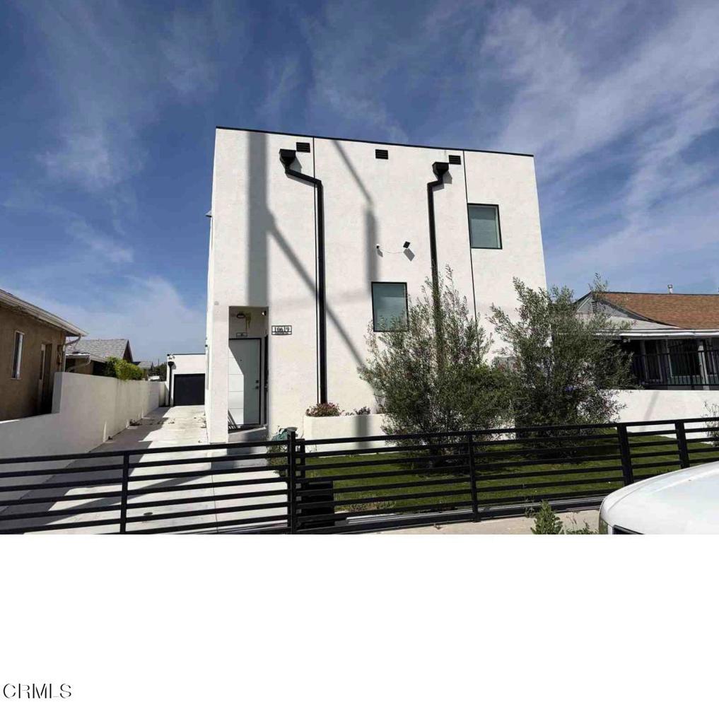 10619 S Felton Ave Avenue, Inglewood, CA 90304 — photo 1