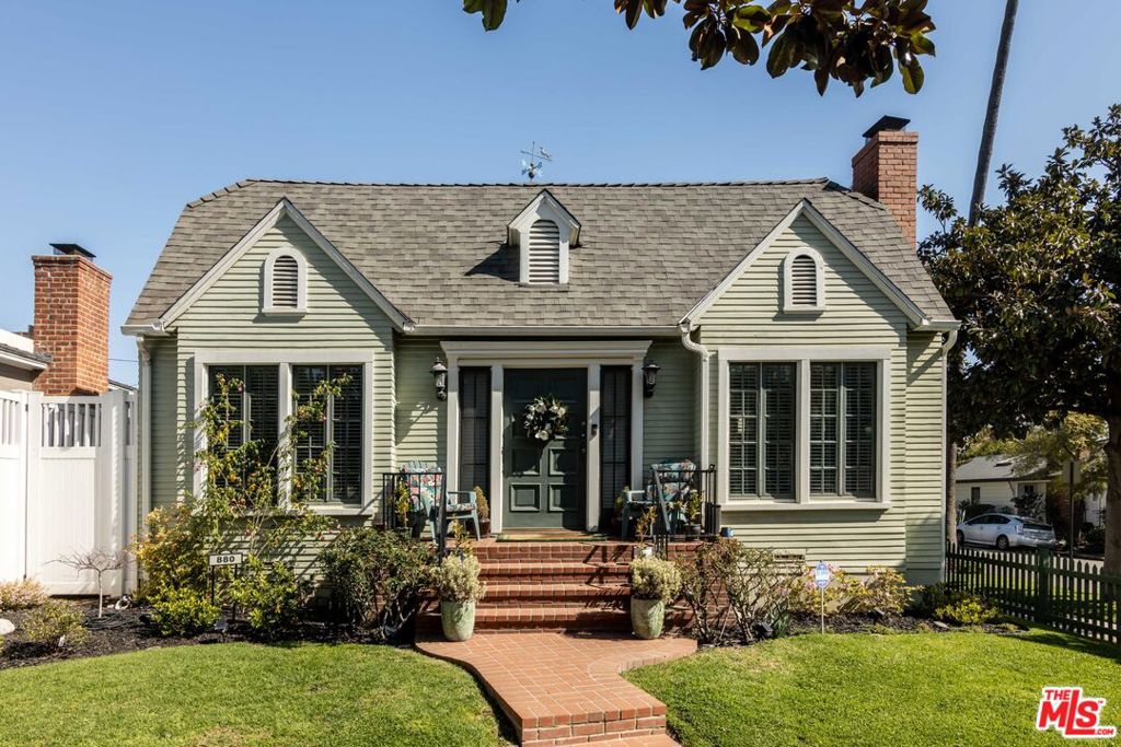880 Wellesley Avenue, Los Angeles, CA 90049 — photo 1