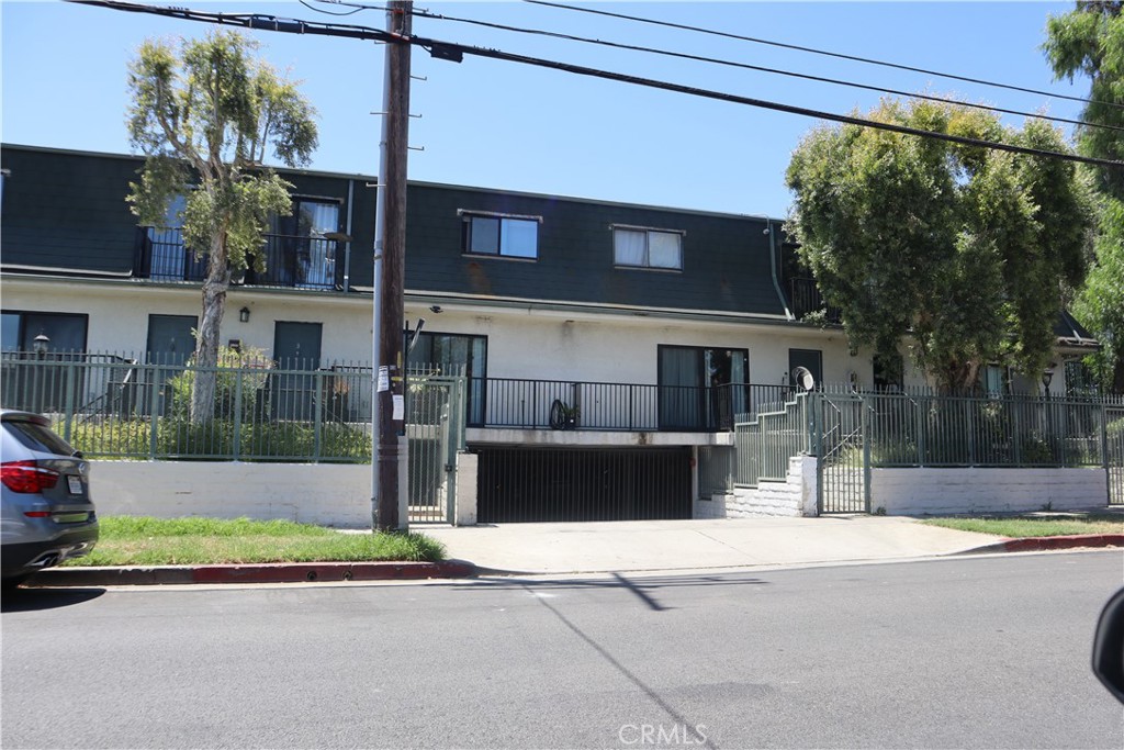 9047 Langdon 4, Los Angeles, CA 91343 — photo 1