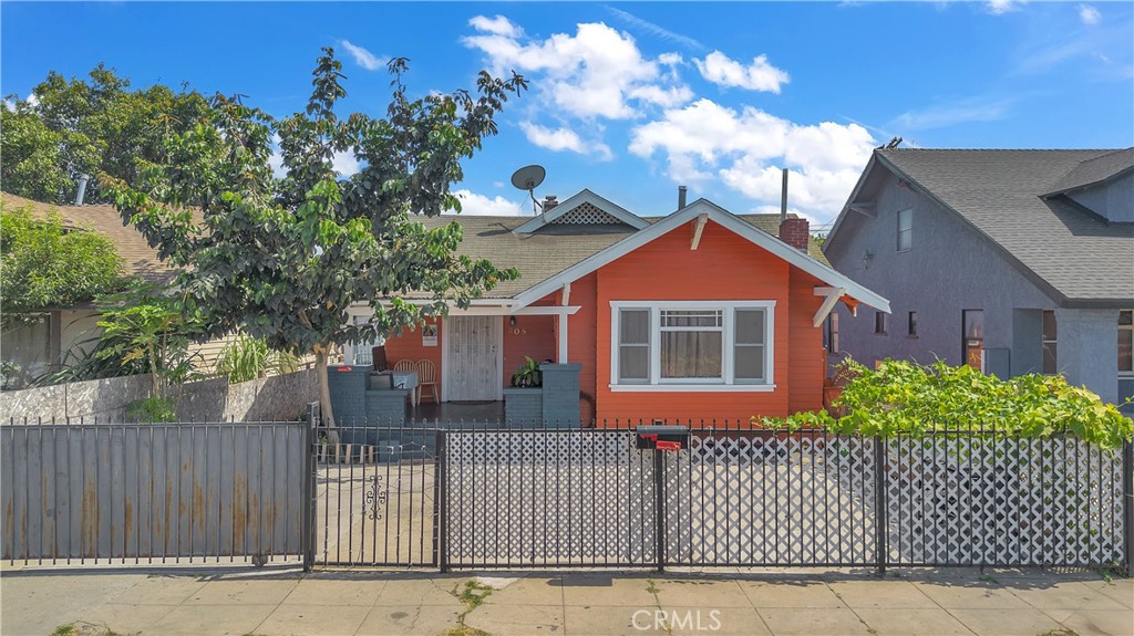 908 W 57th St, Los Angeles, CA 90037 — photo 1