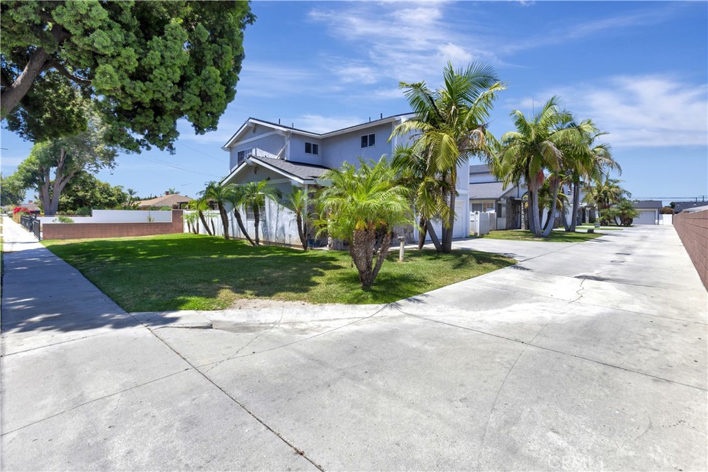 12725 Barlin Avenue, Downey, CA 90242 — photo 1