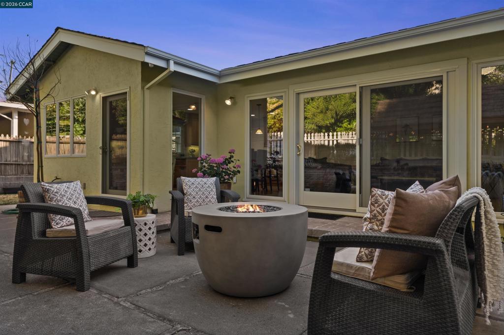 114 Combs Ln, Vallejo, CA 94590 — photo 1