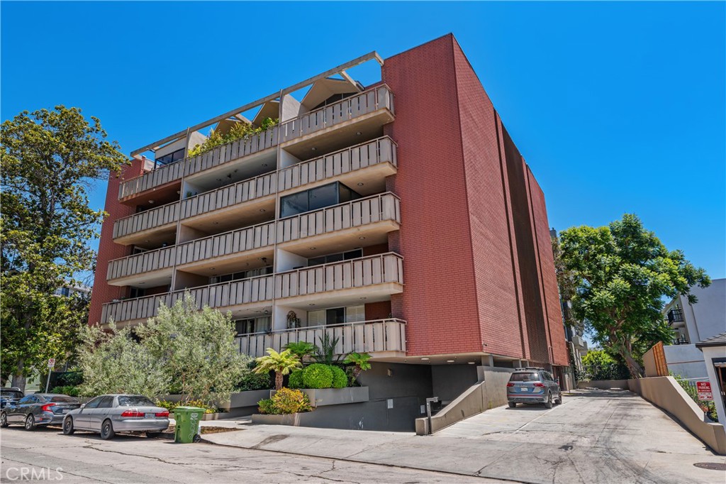 11044 Ophir 403, Los Angeles, CA 90024 — photo 1
