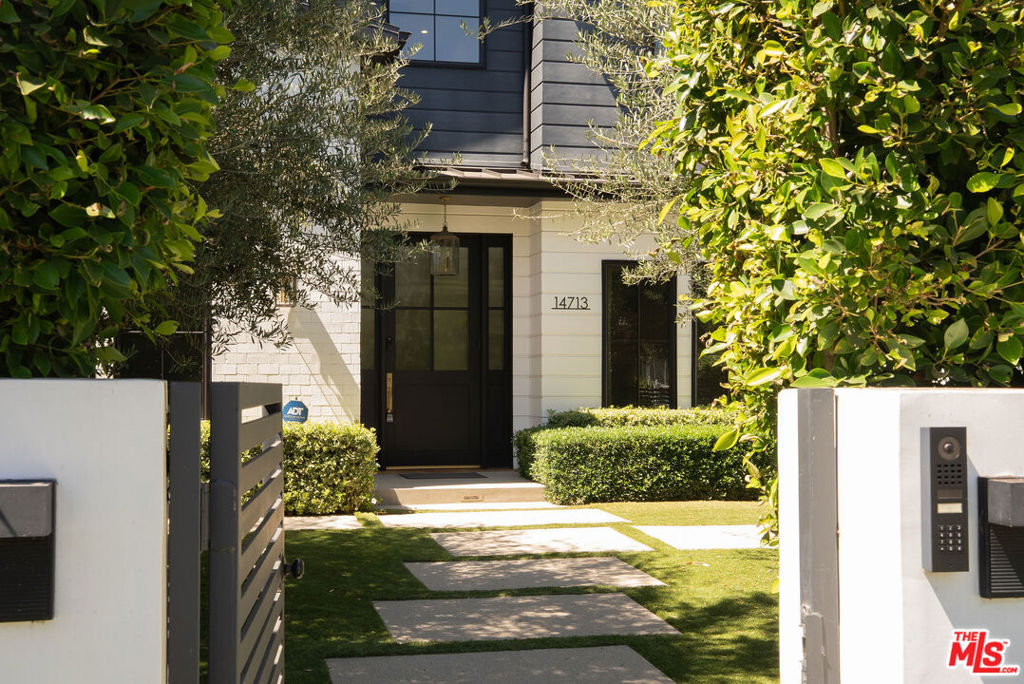 14713 Huston Street, Los Angeles, CA 91403 — photo 1