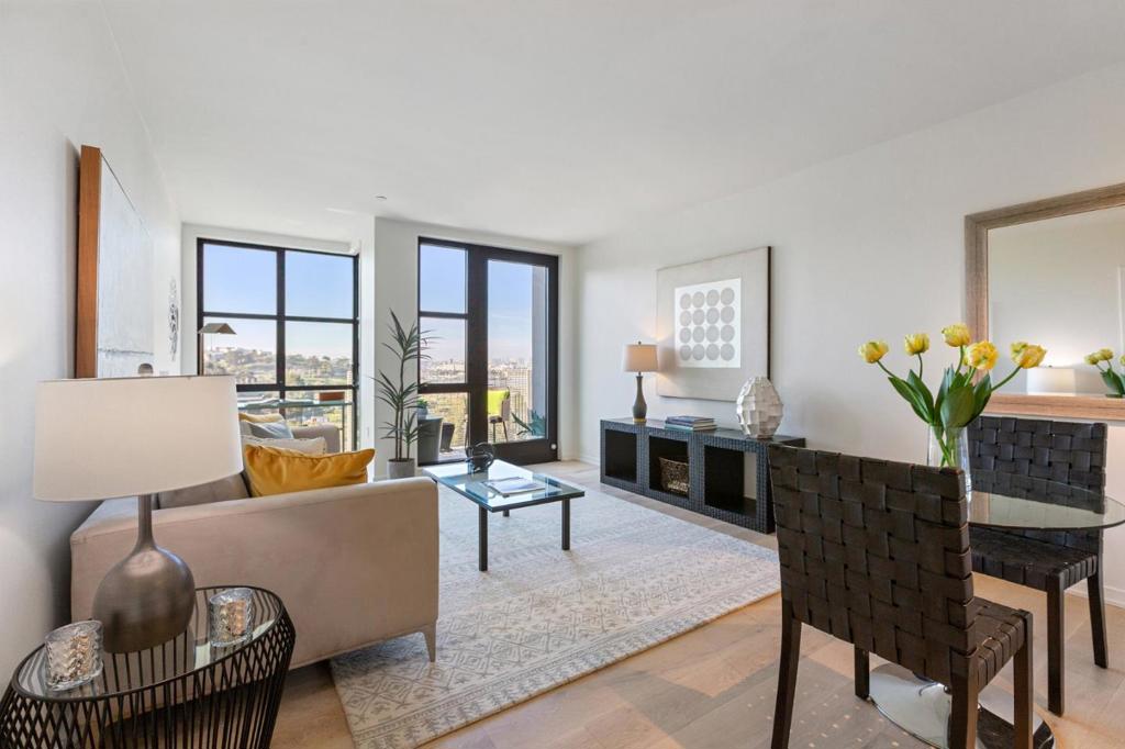 451 Donahue Street 407, San Francisco, CA 94124 — photo 1