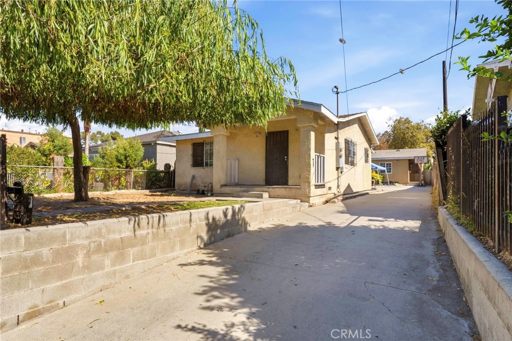 652 W 87th, Los Angeles, CA 90044 — photo 1