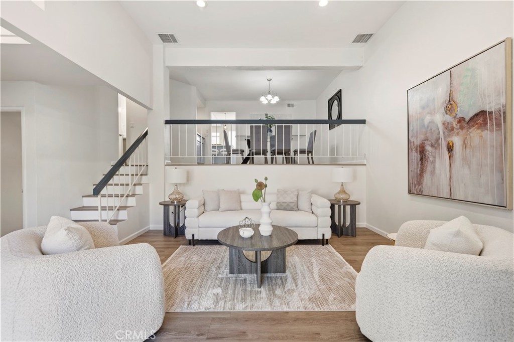 5800 Owensmouth Avenue 14, Woodland Hills, CA 91367 — photo 1