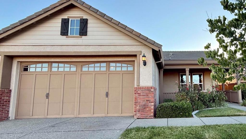 9946 Hatherton Way, Elk Grove, CA 95757 — photo 1