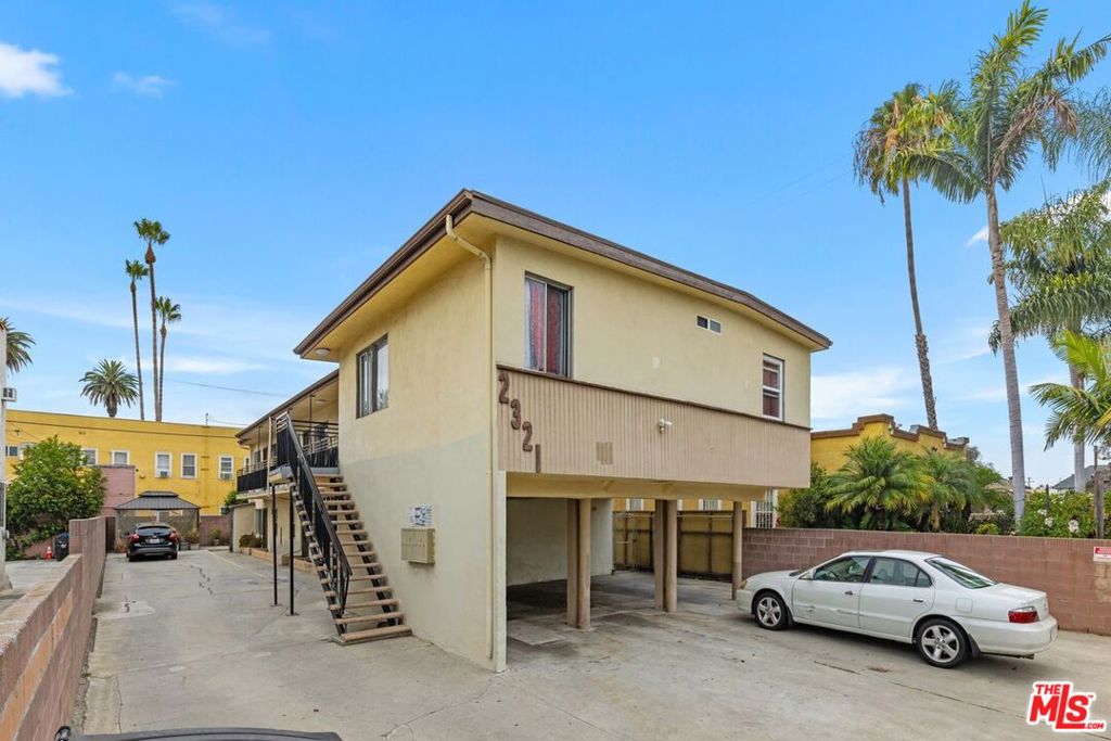 2321 3rd Avenue, Los Angeles, CA 90018 — photo 1