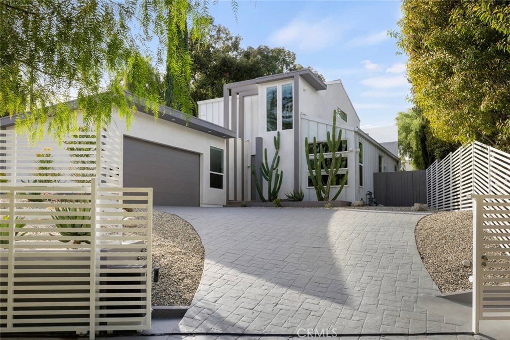 4731 Topanga Canyon Boulevard, Woodland Hills, CA 91364 — photo 1