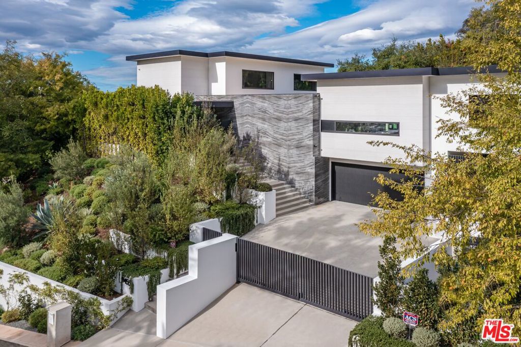 9455 Eden Drive, Beverly Hills, CA 90210 — photo 1