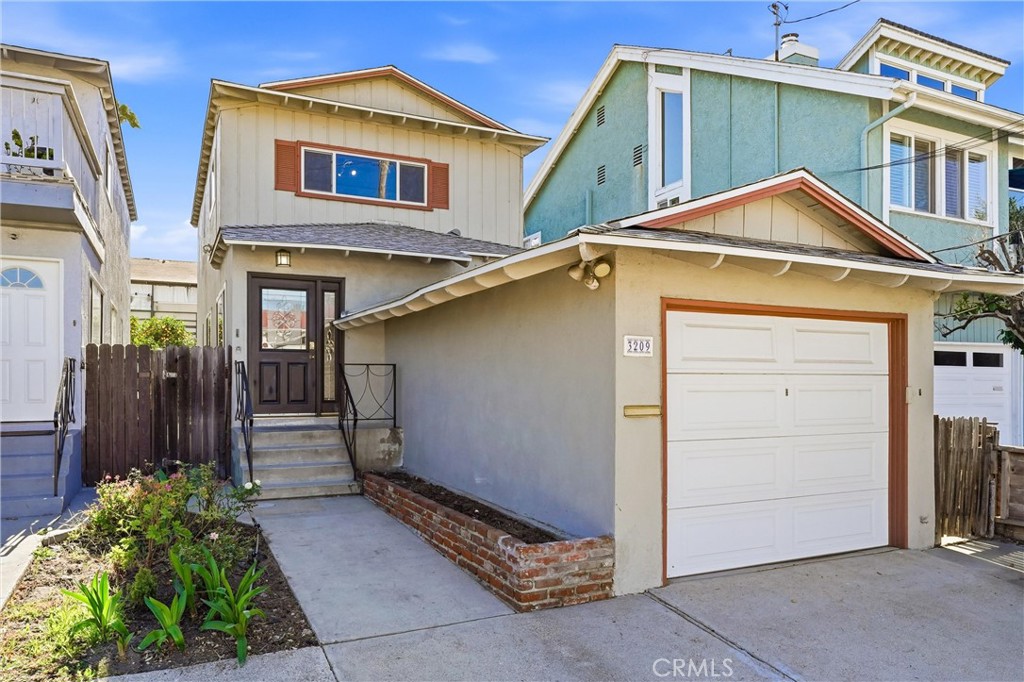3209 S Pacific Avenue, San Pedro, CA 90731 — photo 1