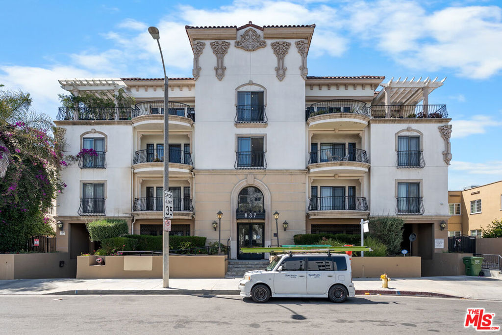 837 Crenshaw Boulevard 204, Los Angeles, CA 90005 — photo 1