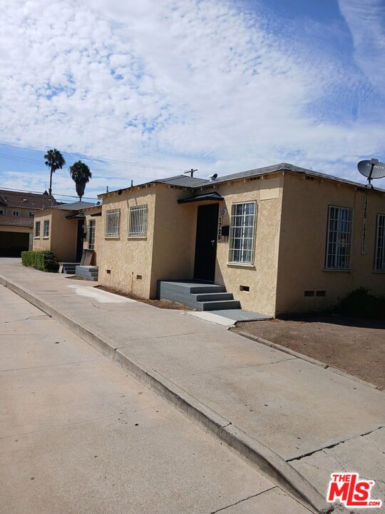 1729 S La Brea Avenue, Los Angeles, CA 90019 — photo 1