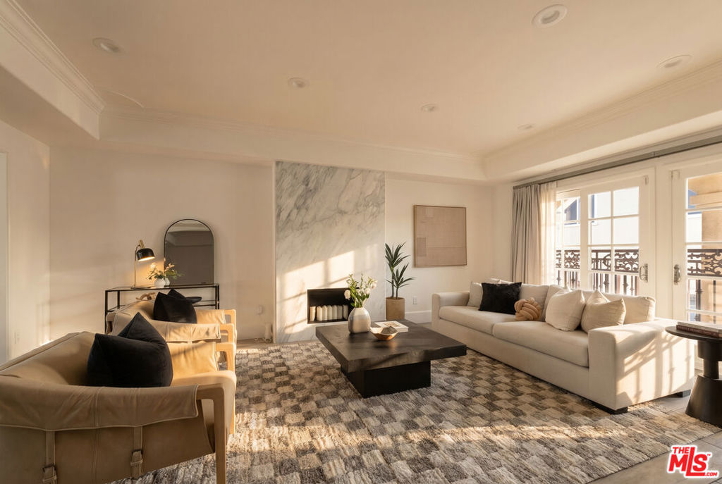 11723 Mayfield Avenue 3, Los Angeles, CA 90049 — photo 1