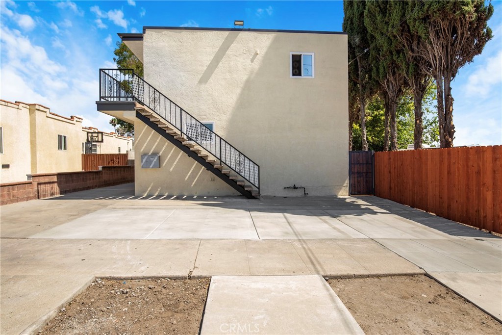 564 W Macarthur, San Pedro, CA 90731 — photo 1