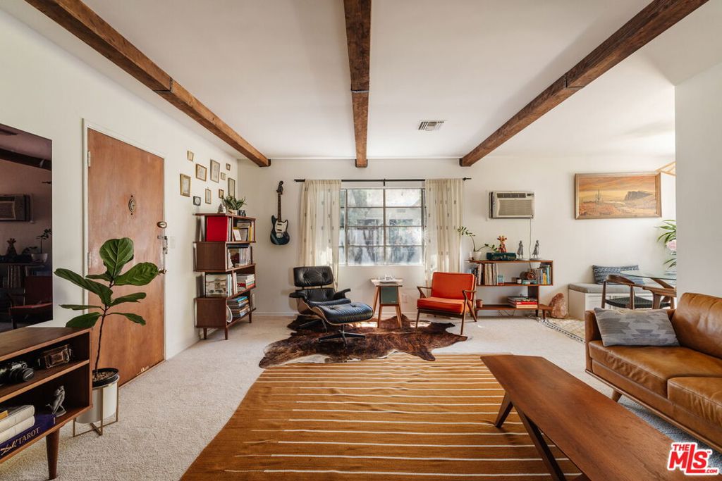4501 Finley Avenue 10, Los Angeles, CA 90027 — photo 1