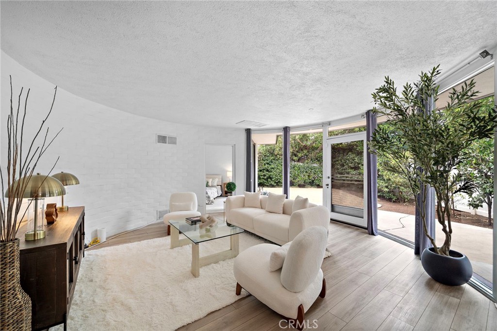 10540 W Olympic Boulevard, Los Angeles, CA 90064 — photo 1