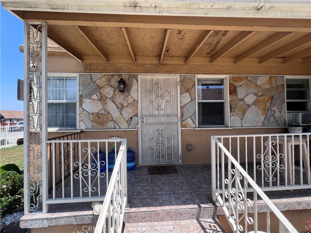 1726 W 83rd, Los Angeles, CA 90047 — photo 1