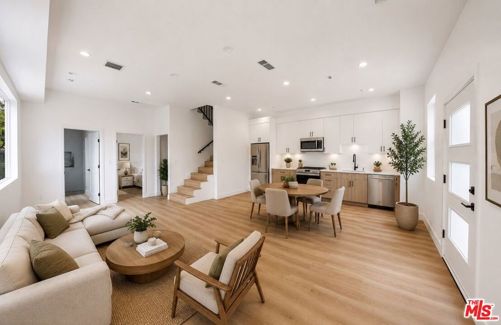 11223 Tiara Street, North Hollywood, CA 91601 — photo 1