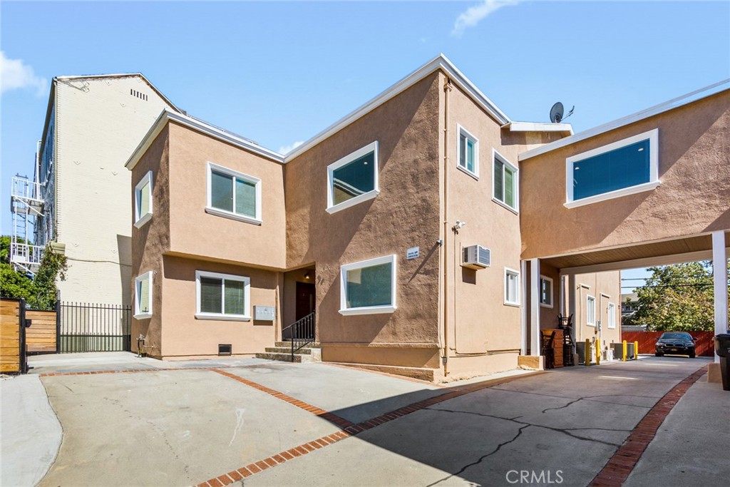 136 N Rampart Boulevard, Los Angeles, CA 90026 — photo 1