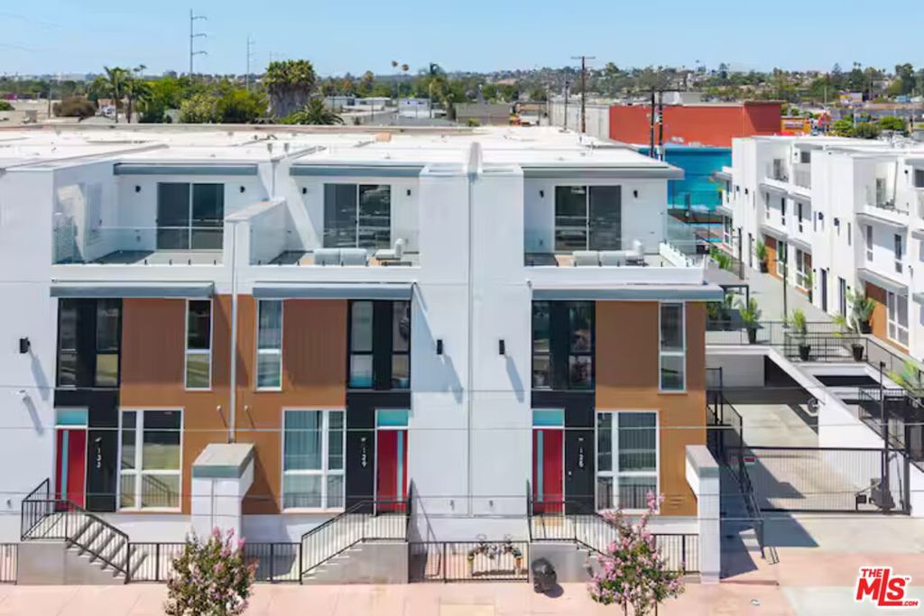 117 W Plymouth, Inglewood, CA 90302 — photo 1
