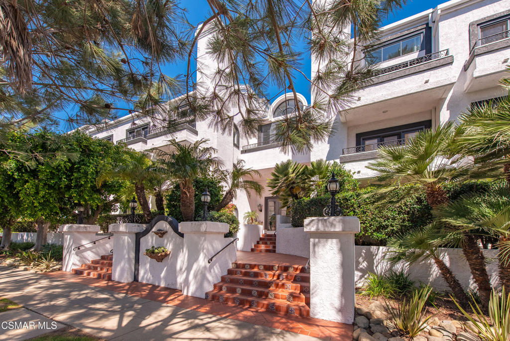 1133 9th Street 301, Santa Monica, CA 90403 — photo 1