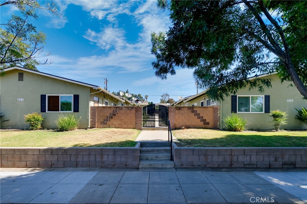 213 W 4th, San Dimas, CA 91773 — photo 1