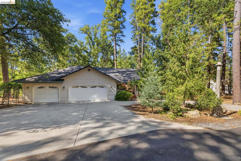 19015 Apple Valley Dr, Sonora, CA 95370 — photo 1