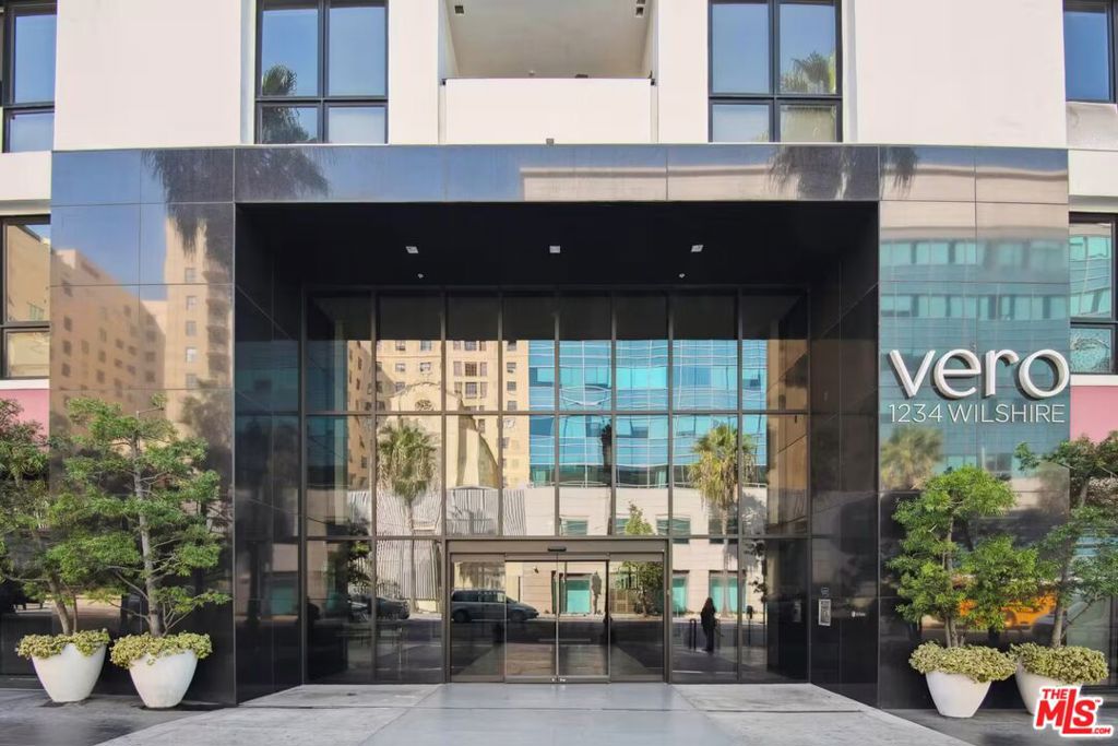 1234 Wilshire Boulevard 435, Los Angeles, CA 90017 — photo 1