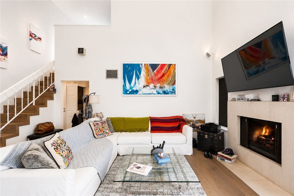 432 S Hamel Road 302, Los Angeles, CA 90048 — photo 1