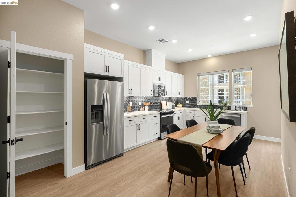 28928 Parkridge Loop 105, Hayward, CA 94544 — photo 1