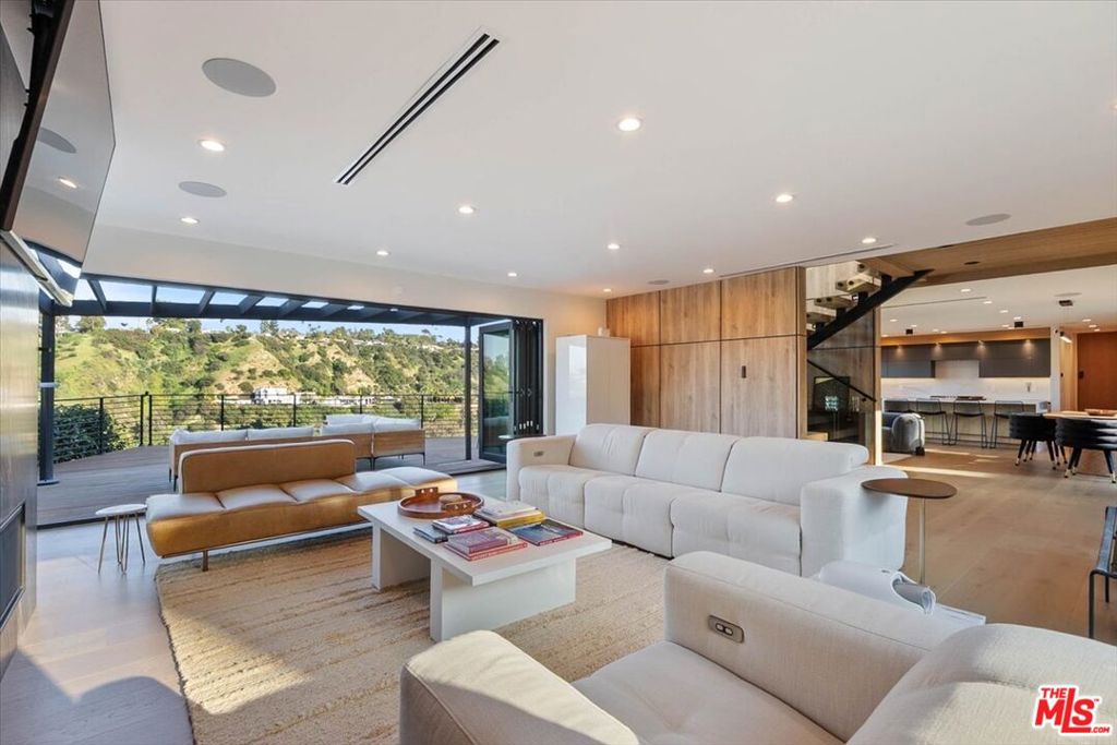 3820 Scadlock Lane, Sherman Oaks, CA 91403 — photo 1