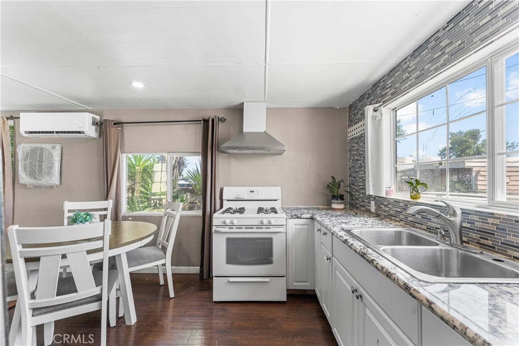 723 W Avenue I, Lancaster, CA 93534 — photo 1