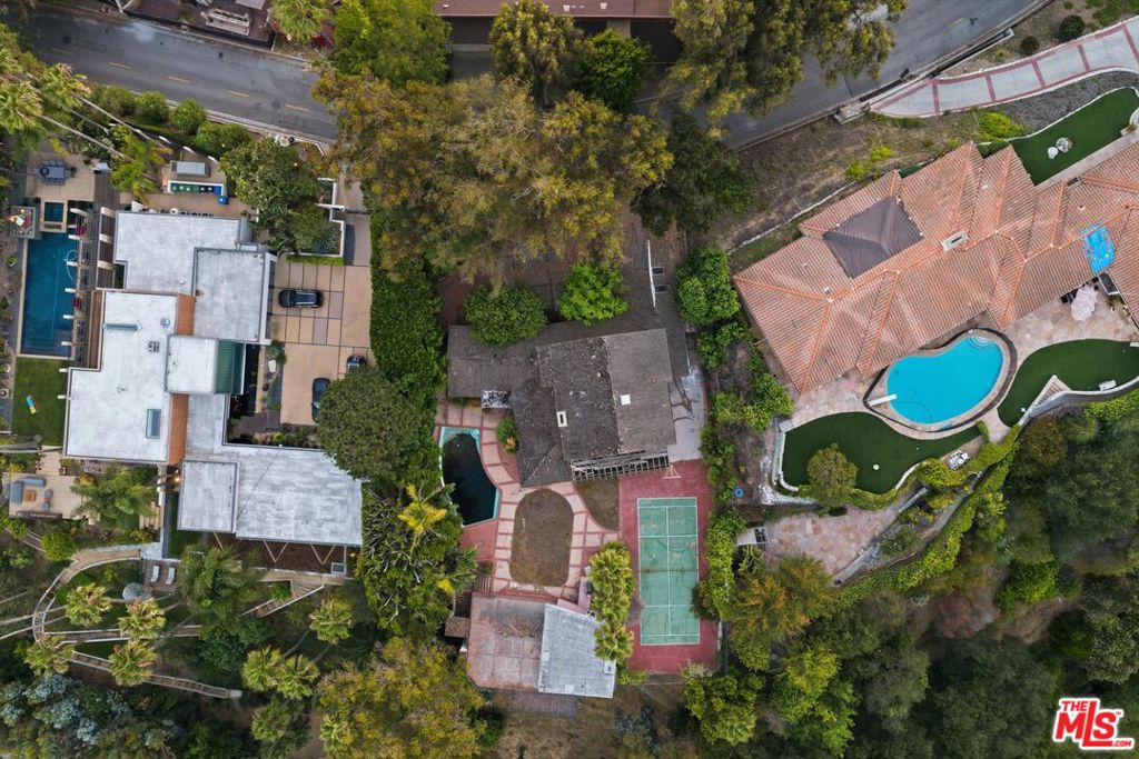 860 Linda Flora Drive, Los Angeles, CA 90049 — photo 1