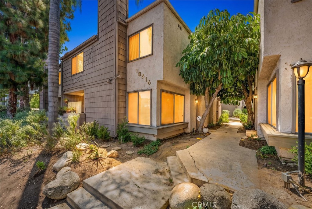 18316 Hatteras 20, Tarzana, CA 91356 — photo 1