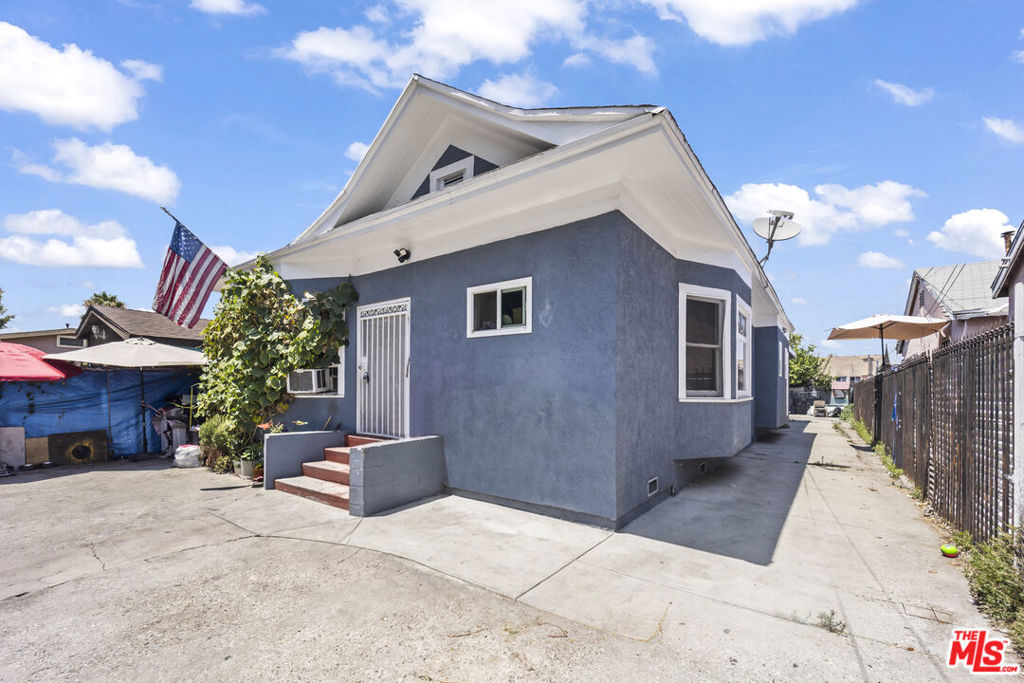 901 E 42nd Street, Los Angeles, CA 90011 — photo 1