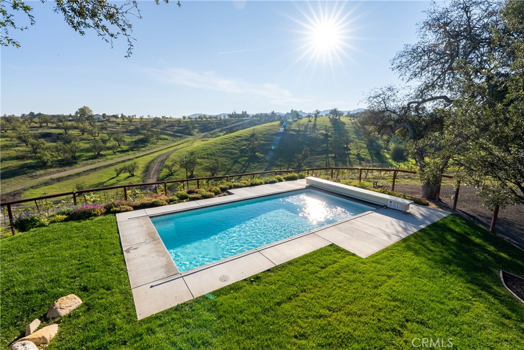 550 Villa Lots Rd, Paso Robles, CA 93446 — photo 1