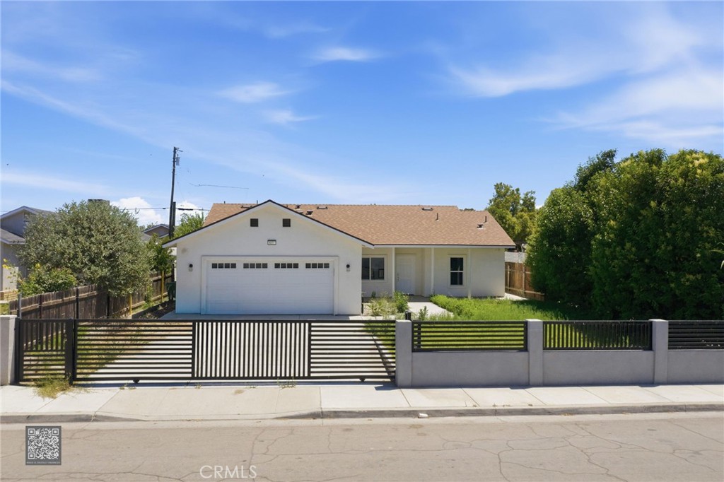 805 Lawson, Bakersfield, CA 93307 — photo 1