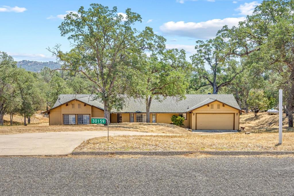 30159 Horseshoe Drive, Coarsegold, CA 93614 — photo 1